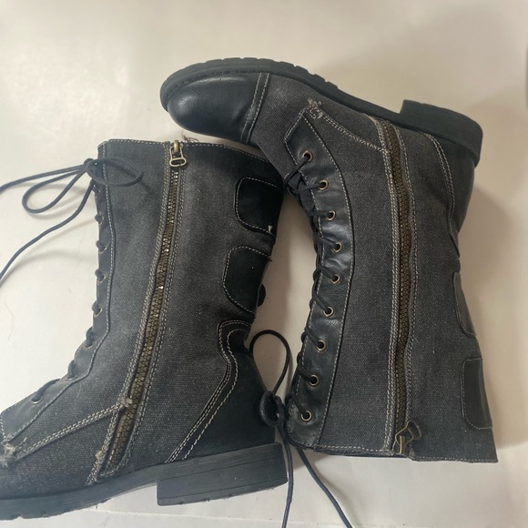 Boots - Picture 6 of 15